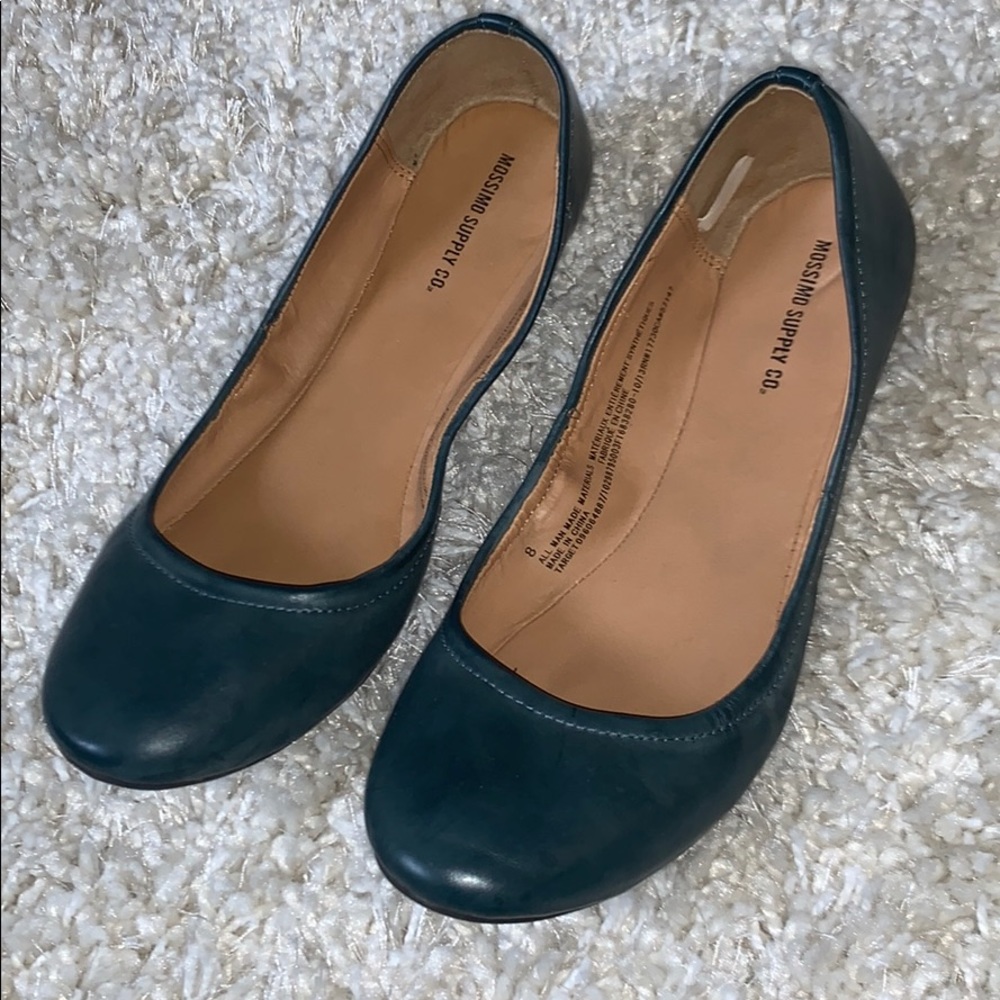 Ballet flats